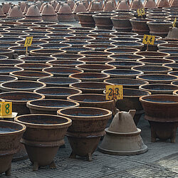 Photo: Aurubis: A large pot filled with heated mass is poured out