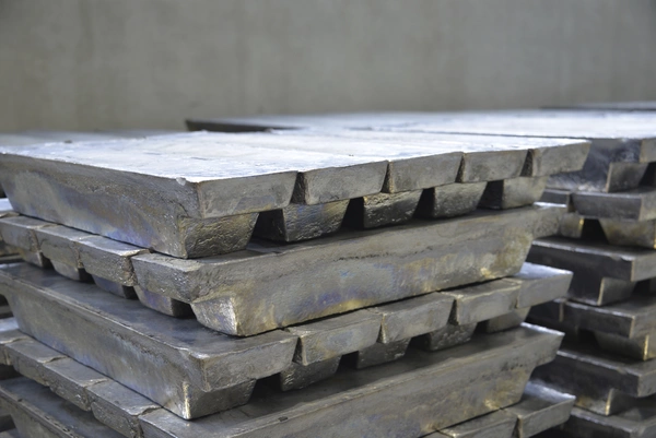 Photo: Aurubis: metal plates stacked on top of each other